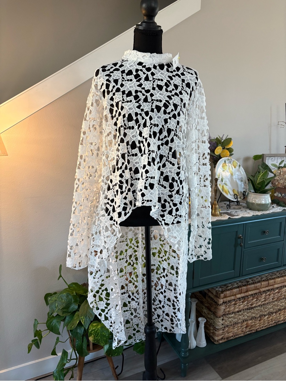 PRETTYGARDEN White Crochet Lace Longline Vest